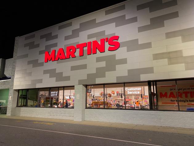 What stores are open on Thanksgiving in Franklin County, PA, and Washington County, MD?